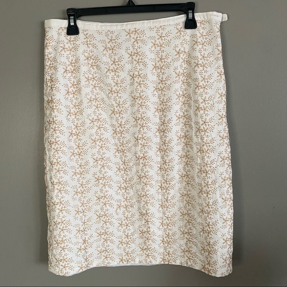 Jennifer & Grace Women's Plus Size Floral Embroidered Mini Skirt Size 14 - Picture 5 of 6